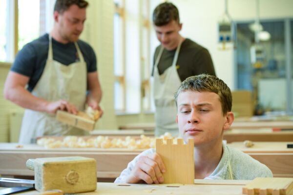 Businessfoto Berufliche Schule Wolgast - Tischler und Holzmechaniker