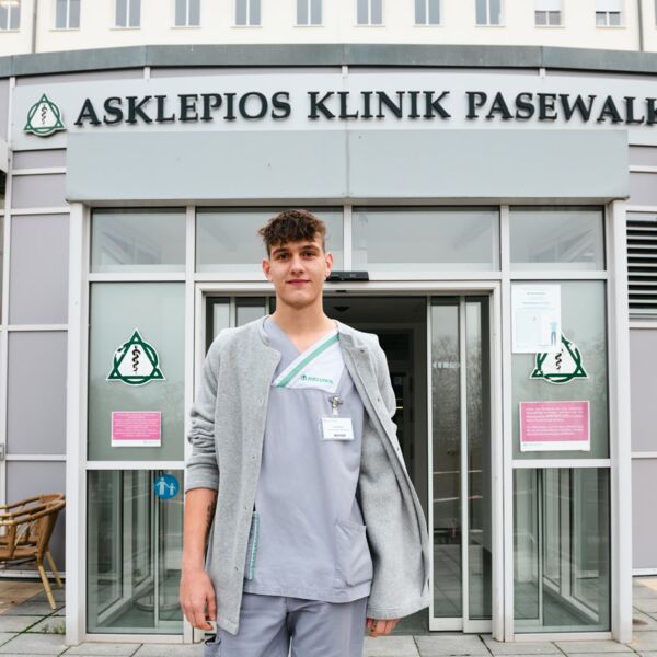 Reportagefotografie Freiwilliger in der Klinik