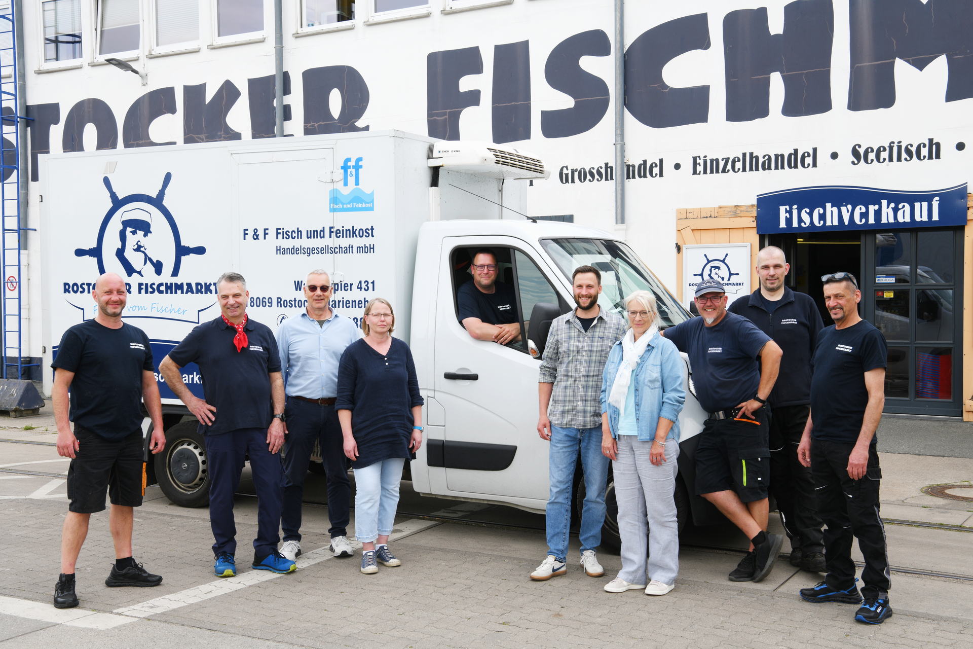 Gruppenfoto Team Rostocker Fischmarkt-Fotografin-Rostock-Margit Wild
